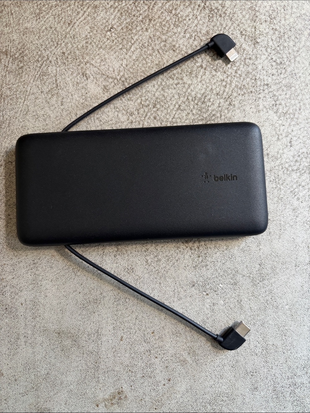 Belkin Portable Phone Charger / Power Bank with Lightning and USB-C cables